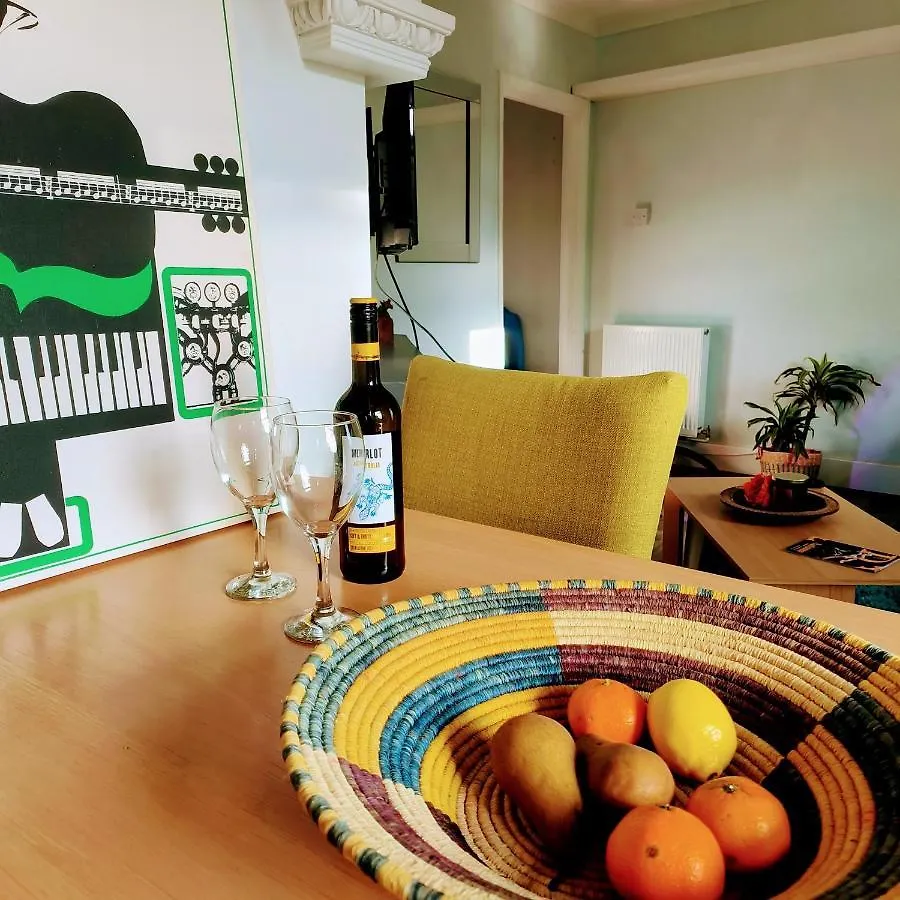 Private Entire House - 3 Bedrooms Garden Parking Brighton 0*,  United Kingdom