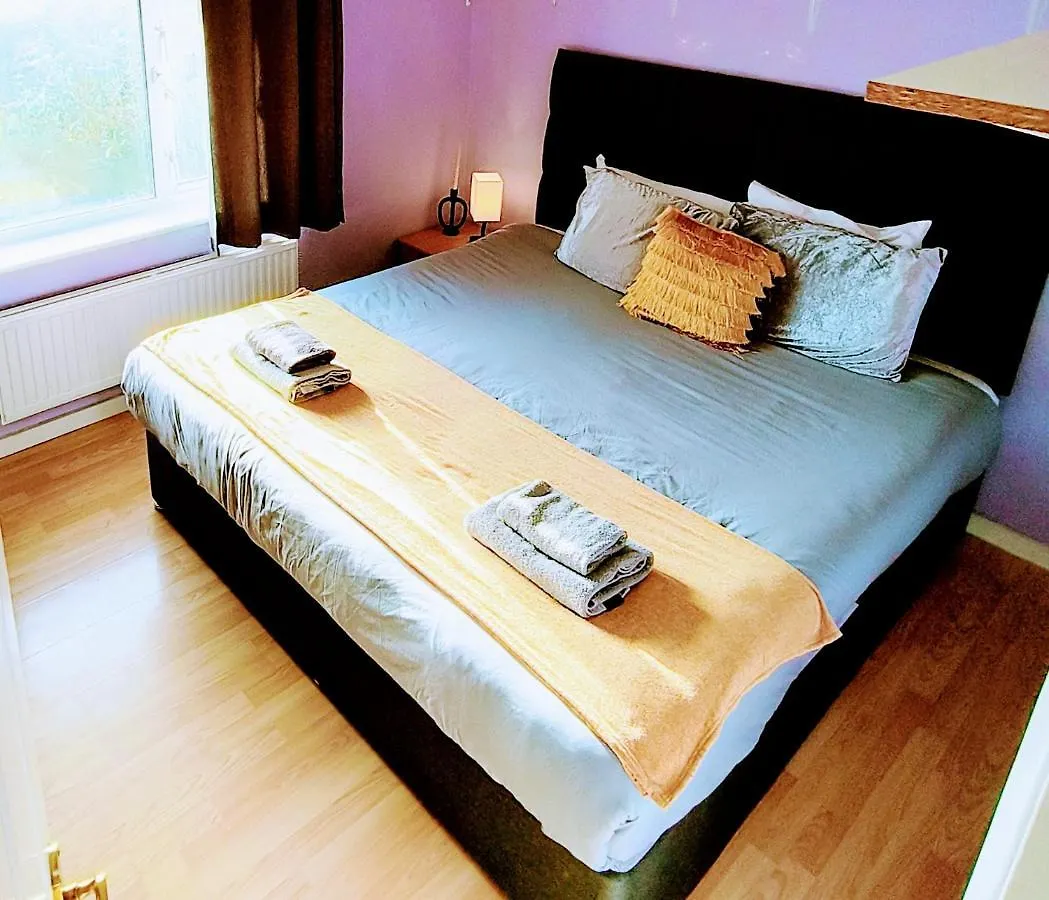 Private Entire House - 3 Bedrooms Garden Parking Brighton