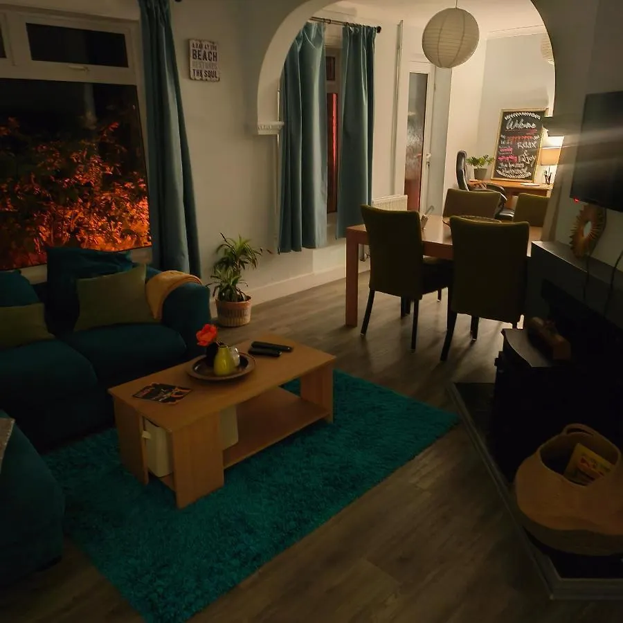 Private Entire House - 3 Bedrooms Garden Parking Brighton Holiday home